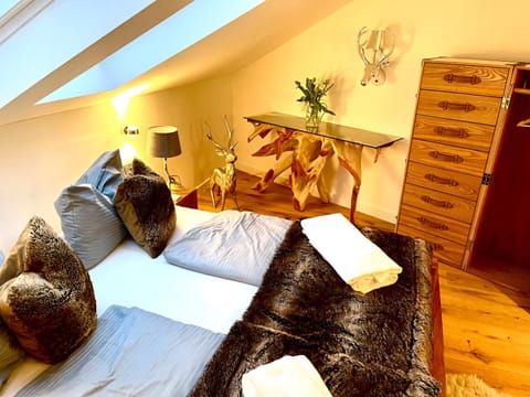 stylische Alpenlounge mit Pool, Sauna und Jacuzzi, für bis zu 22 Personen Chalet in Tyrol