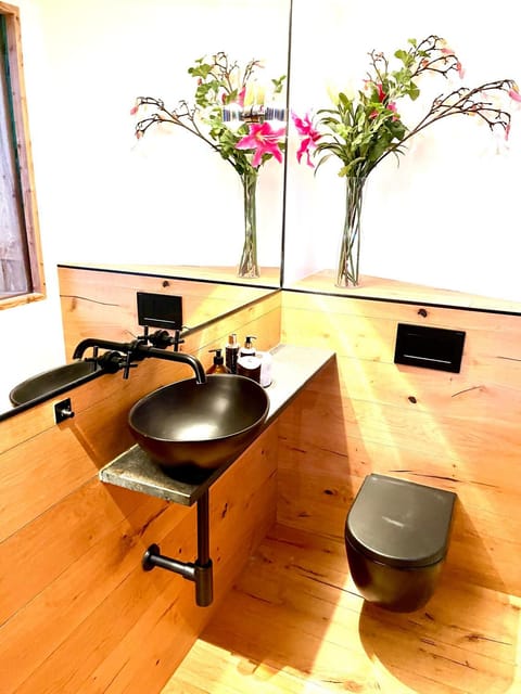 stylische Alpenlounge mit Pool, Sauna und Jacuzzi, für bis zu 22 Personen Chalet in Tyrol