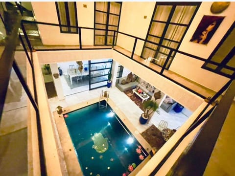 Property building, Swimming pool, Breakfast