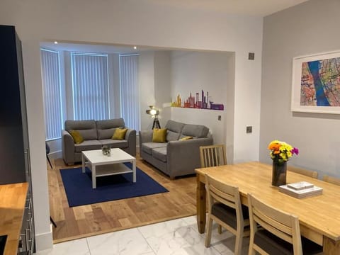 Exceptional 5 bed house near City Centre House in Liverpool