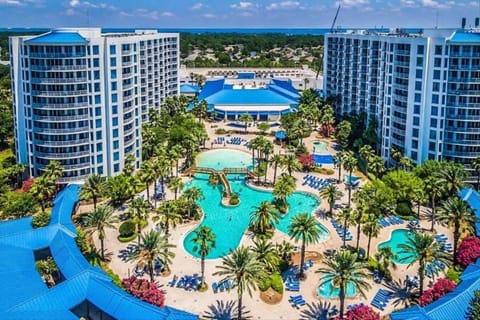 Natural landscape, Bird's eye view, Hot Tub, Beach, Aqua park, Pool view, Sea view, Swimming pool, sunbed