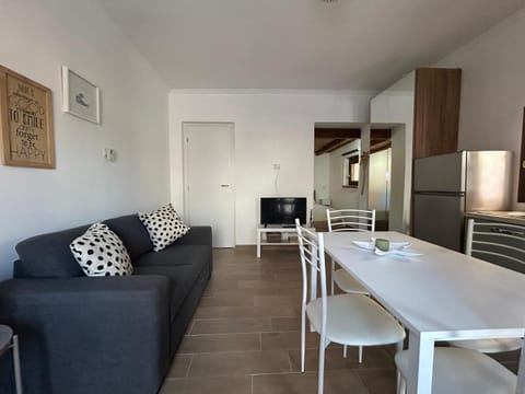 TV and multimedia, Living room, Dining area