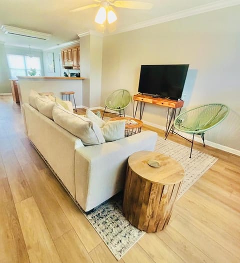 Sleek Retreat House in Farragut