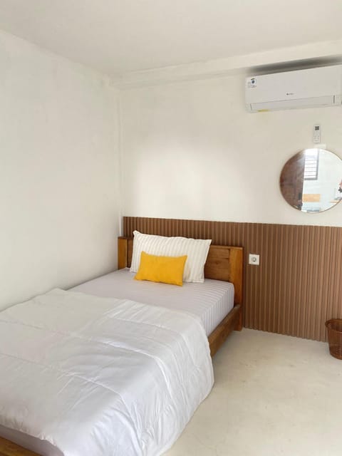 Bed, Bedroom, air conditioner