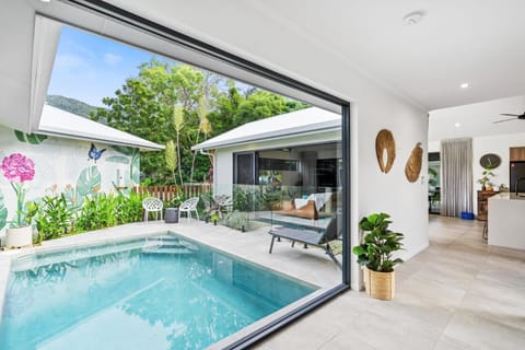 Garden, Garden view, Pool view, Swimming pool, sunbed