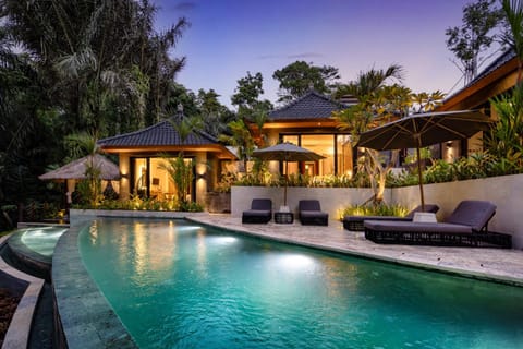 Property building, Pool view, Swimming pool, sunbed