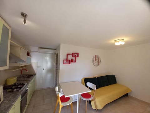 Marina Crveni Apartman Apartment in Split-Dalmatia County