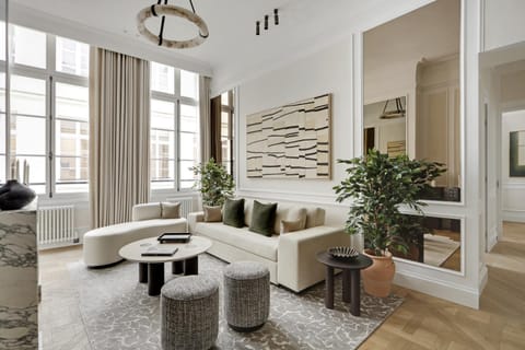 Living room, Seating area