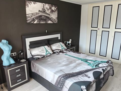 Bed, Bedroom