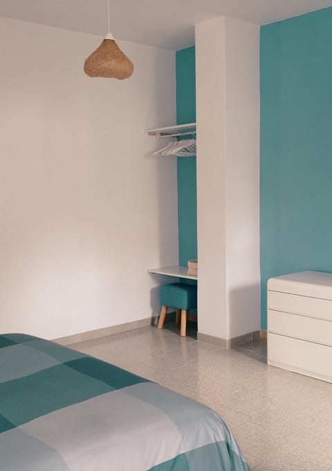 Bed, Photo of the whole room, Bedroom, wardrobe