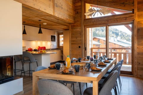 Kitchen or kitchenette, Living room, Dining area