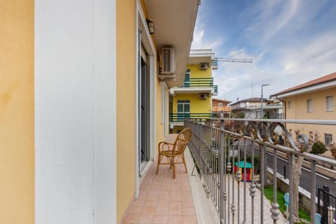 Property building, Day, View (from property/room), Balcony/Terrace