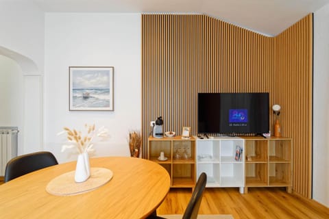 TV and multimedia, Dining area