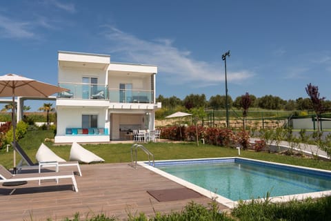 Property building, Pool view