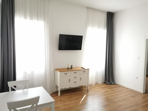 TV and multimedia, Living room, Dining area