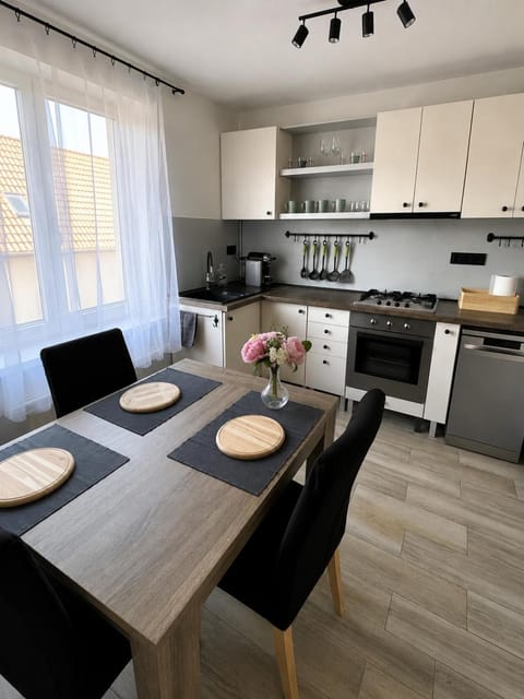 Meals, kitchen