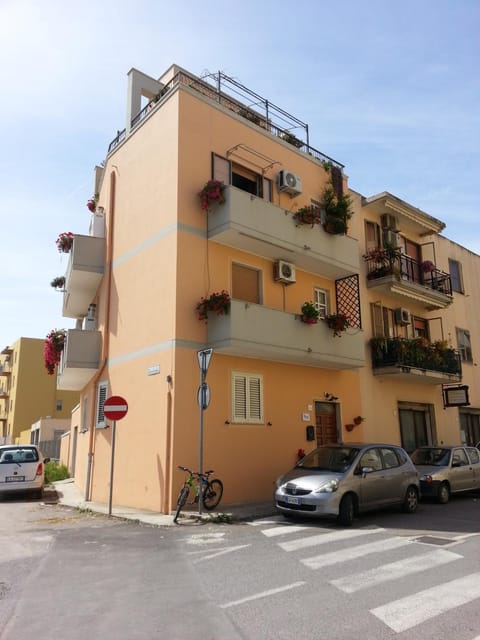 Property building, Day, Neighbourhood, City view, Street view, Location