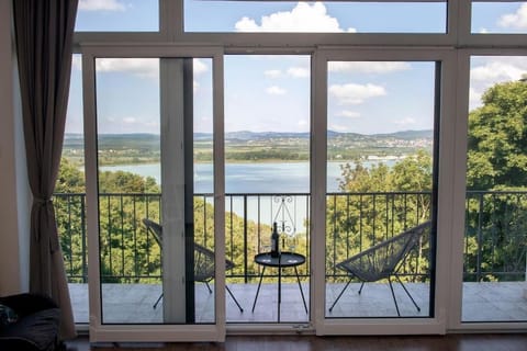 Natural landscape, View (from property/room), Balcony/Terrace, Lake view
