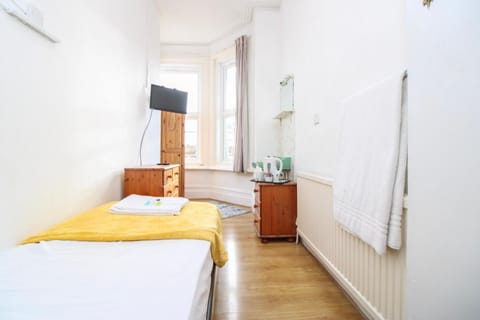 Pebbles guest house room 17 Bed and Breakfast in Southampton