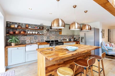 Kitchen or kitchenette, Living room, Other, Seating area, Dining area, oven, stove