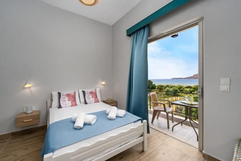 Bed, View (from property/room), Balcony/Terrace, Bedroom, Sea view