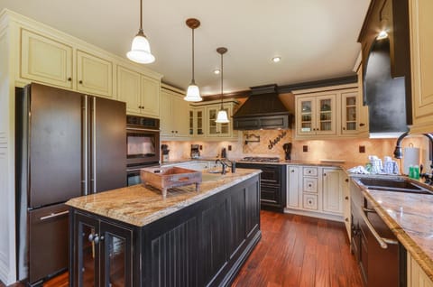 Mossy Brook Lodge by Stony Brook Cabins Cabin in Gatlinburg