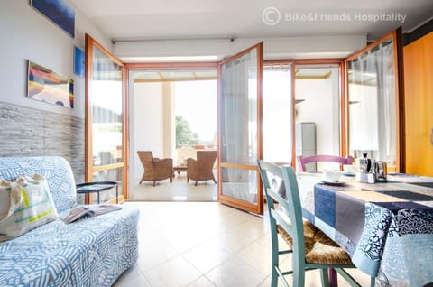 Kitchen or kitchenette, Living room, Dining area, pet friendly