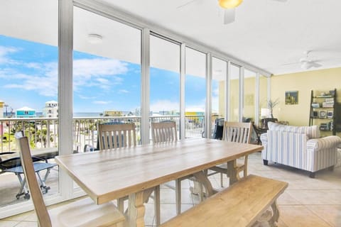 Sanibel 306- Easy beach access & Gulf views House in West Beach