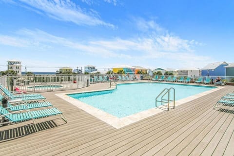 Sanibel 306- Easy beach access & Gulf views House in West Beach