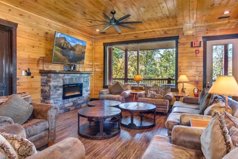 The Big Willow Retreat by Stony Brook Cabins Cabin in Gatlinburg