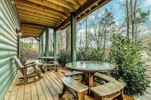 The Great Dogwood Manor by Stony Brook Cabins Cabin in Gatlinburg