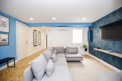 TV and multimedia, Living room, Seating area