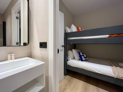 Photo of the whole room, Bedroom, bunk bed