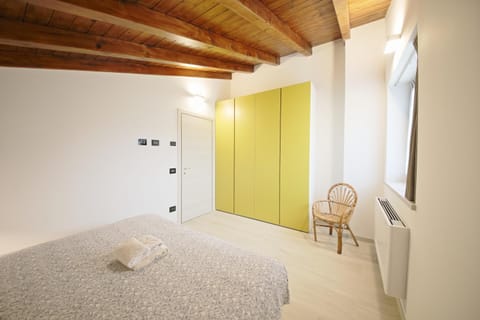 Bed, Photo of the whole room, wardrobe