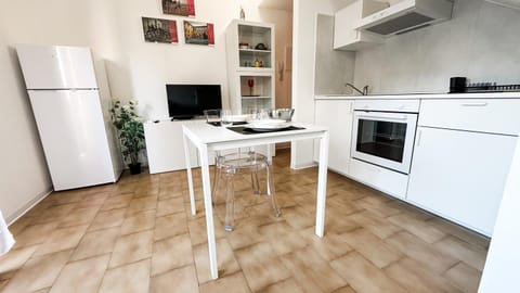 TV and multimedia, Kitchen or kitchenette, Dining area