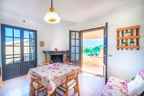 Perla Marina, Estate Infinita, Is Mortorius House in Quartu Sant'Elena