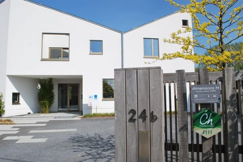 Property building, Facade/entrance, Property logo or sign, Logo/Certificate/Sign, Certificate/Award, Parking