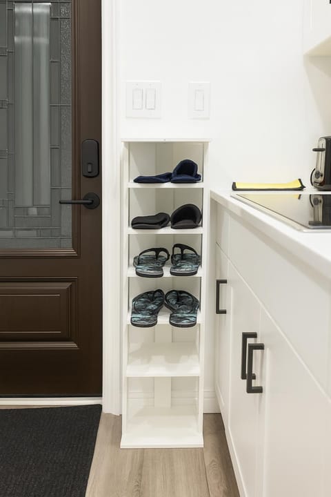 Jnice Residence Bed and Breakfast in Windsor