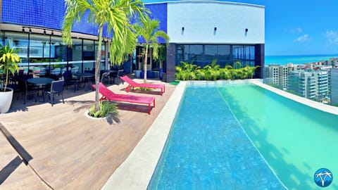 Pool view, Swimming pool, sunbed