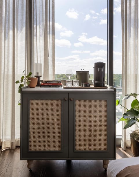 Coffee/tea facilities, minibar