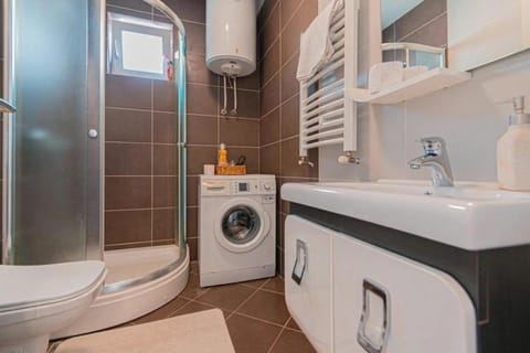 Modern Getaway - Bus Station Stay Apartment in Serbia