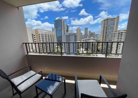 Balcony/Terrace, City view