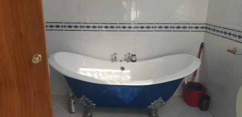 Ballakinnish Bungalow Bed and Breakfast in Douglas