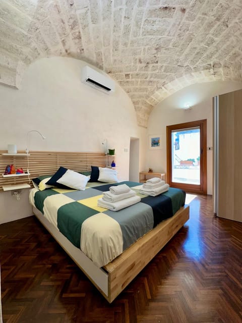 Bed, Photo of the whole room, Bedroom, towels, wardrobe, air conditioner