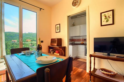 TV and multimedia, Living room, Dining area