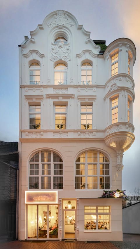 Property building, Facade/entrance