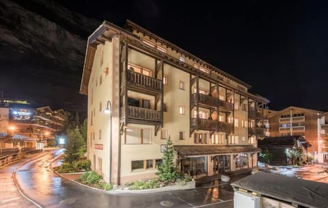 Top Lage, viel Platz & Komfort by ZermattStays Apartment in Zermatt