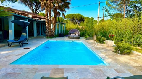 Garden, Swimming pool, Swimming pool, sunbed