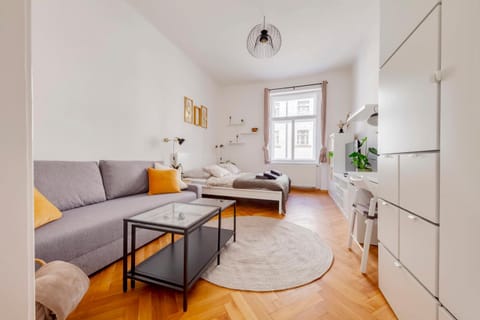 Bed, Living room, Photo of the whole room, Seating area, Dining area, Bedroom