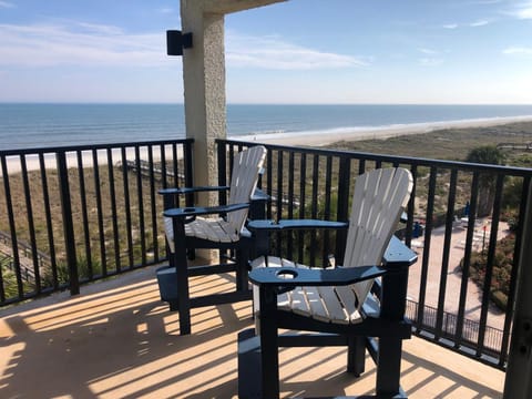 View (from property/room), Balcony/Terrace, Seating area, Sea view